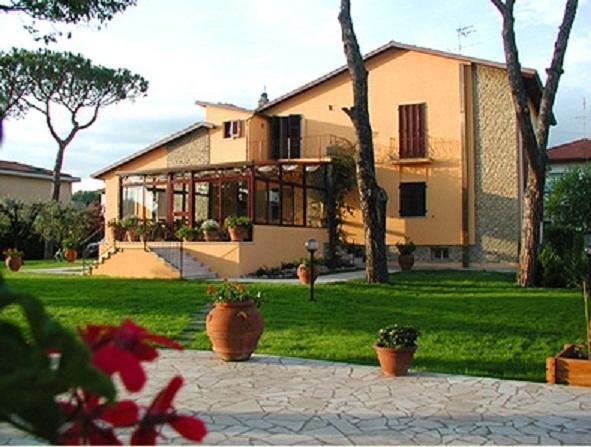 B&B Villa Acero Marina Di Carrara Exterior foto
